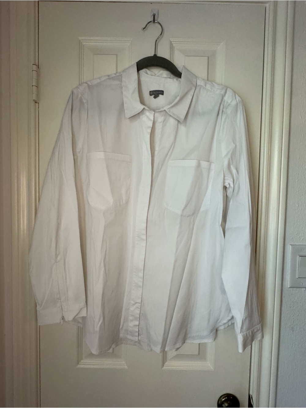 T by Talbots White Women's Zip-Front Shirt with Chest Pockets